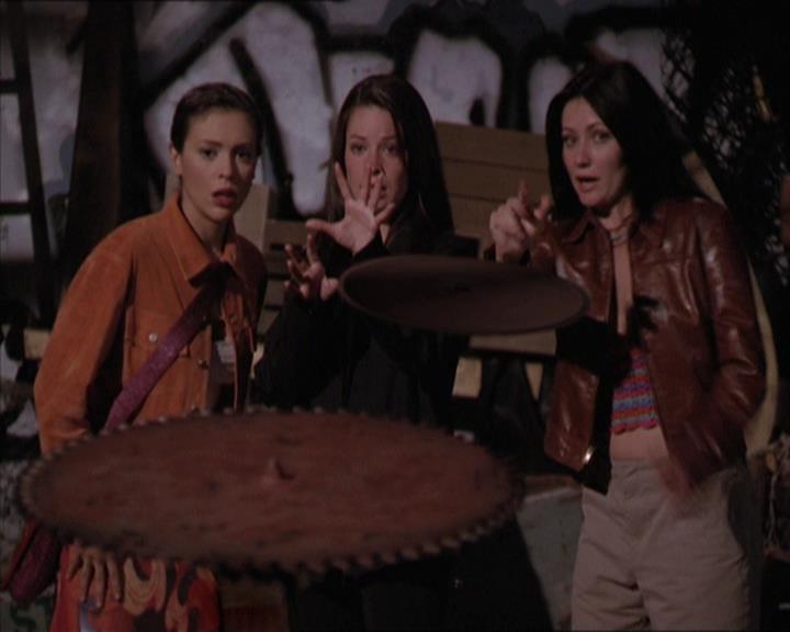 Charmed-Online-dot-220AstralMonkeys2130.jpg