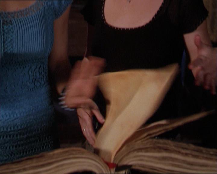 Charmed-Online-dot-221ApocalypseNot0511.jpg