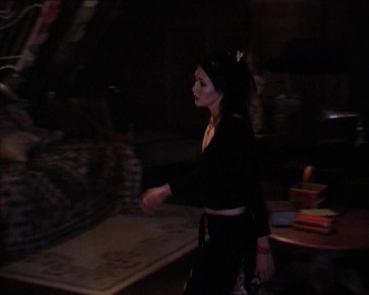 Charmed-Online-dot-221ApocalypseNot0521.jpg