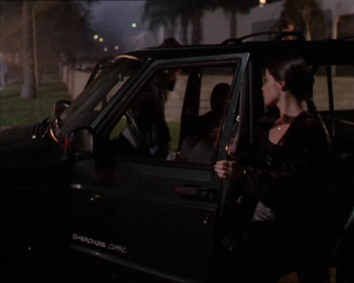 Charmed-Online-dot-221ApocalypseNot0625.jpg