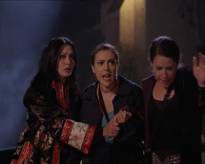 Charmed-Online-dot-221ApocalypseNot0639.jpg