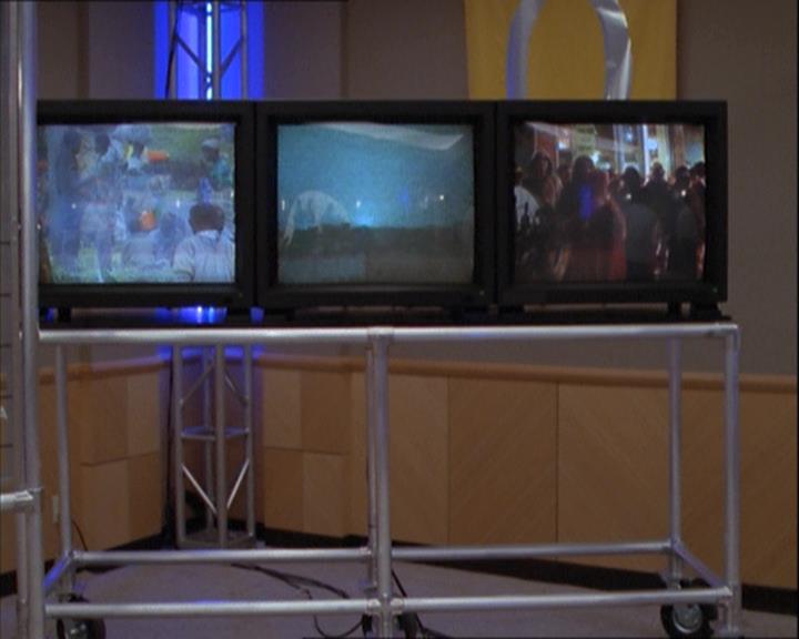 Charmed-Online-dot-221ApocalypseNot0869.jpg