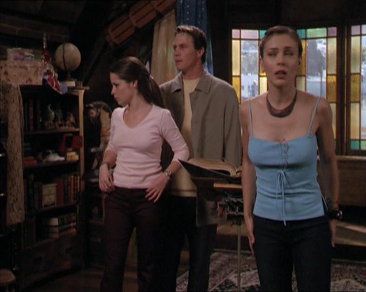 Charmed-Online-dot-221ApocalypseNot0968.jpg