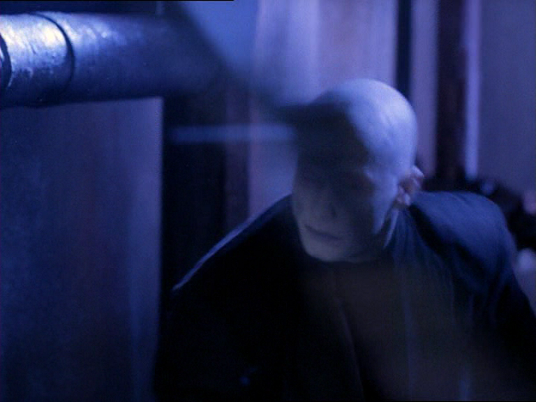 charmed-online_dot_net_OpeningCreditsS2-00010.png