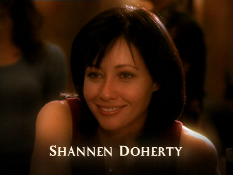 charmed-online_dot_net_OpeningCreditsS2-00015.png