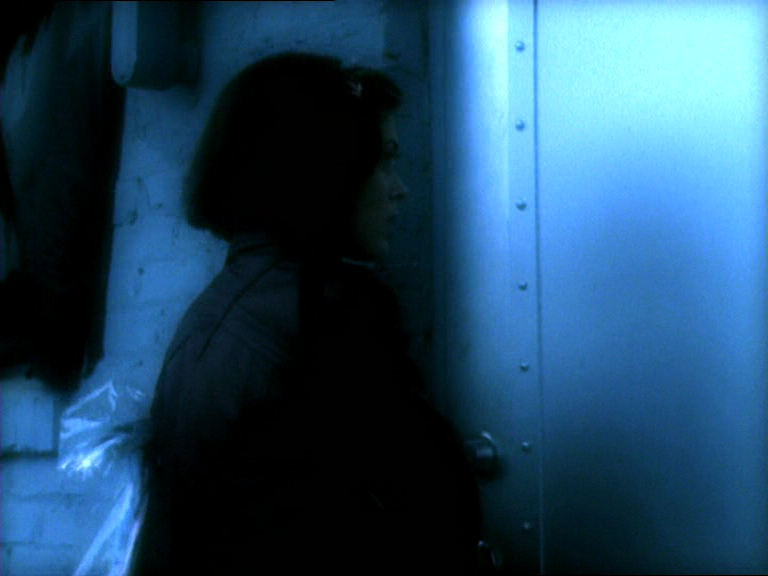 charmed-online_dot_net_OpeningCreditsS2-00028.png