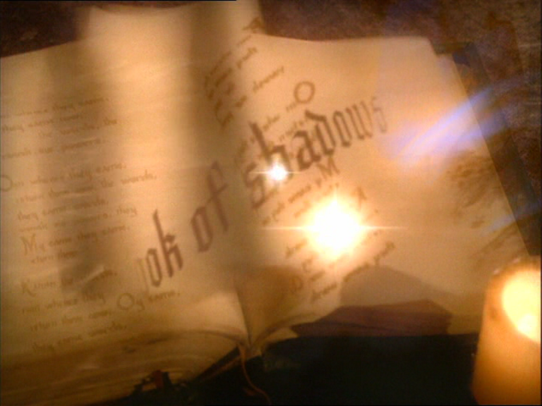 charmed-online_dot_net_OpeningCreditsS2-00050.png