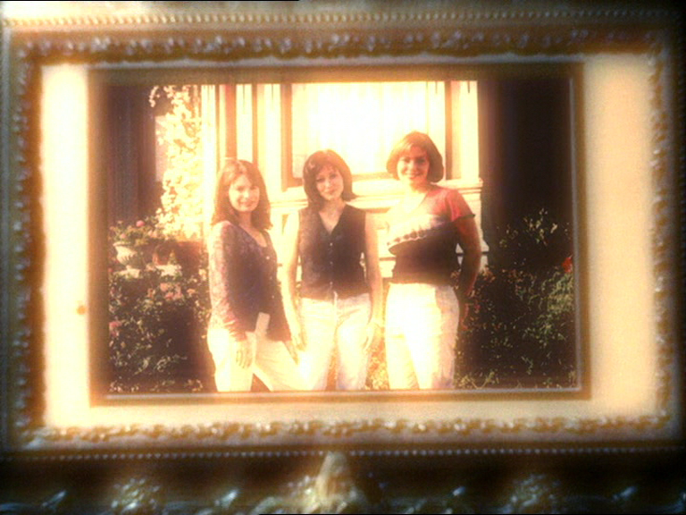 charmed-online_dot_net_OpeningCreditsS2-00054.png