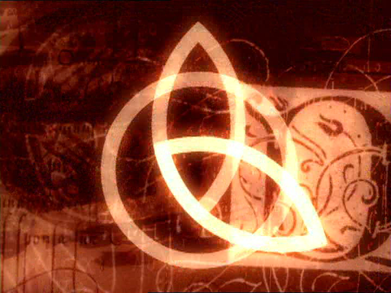 charmed-online_dot_net_OpeningCreditsS2-00056.png