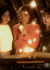 charmed-online_dot_net_OpeningCreditsS2-00049.png