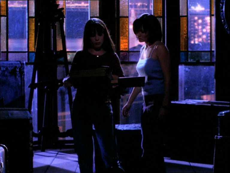 charmed-online_dot_net_OpeningCreditsS2-00018.png
