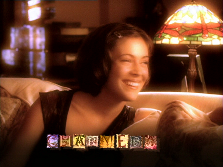charmed-online_dot_net_OpeningCreditsS2-00033.png