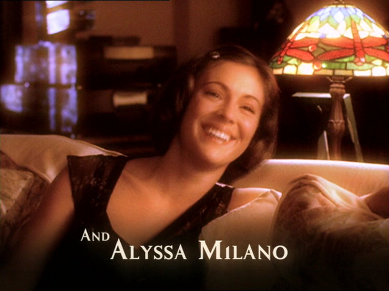 charmed-online_dot_net_OpeningCreditsS2-00034.png