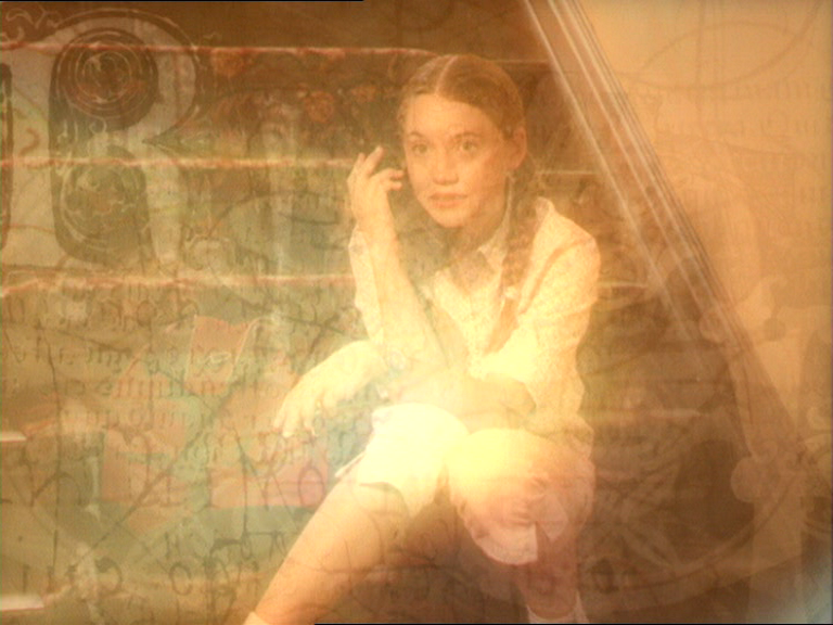 charmed-online_dot_net_OpeningCreditsS2-00047.png