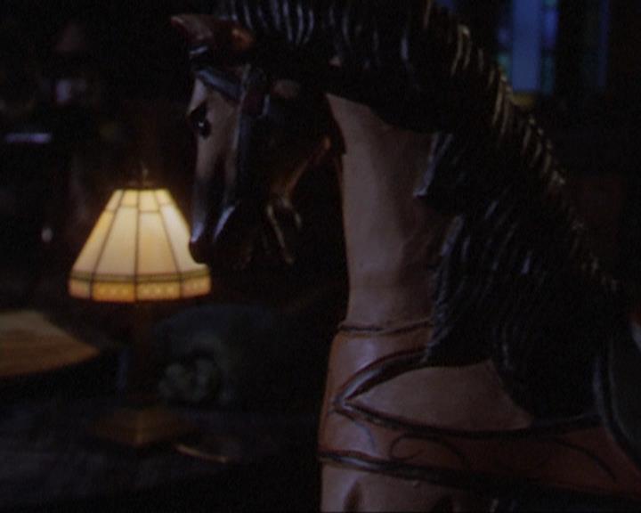 Charmed-Online_dot_net-3x01TheHoneymoonsOver0005.jpg