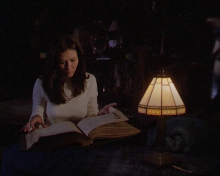 Charmed-Online_dot_net-3x01TheHoneymoonsOver0008.jpg
