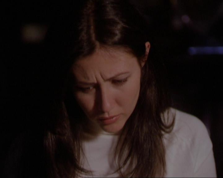 Charmed-Online_dot_net-3x01TheHoneymoonsOver0021.jpg