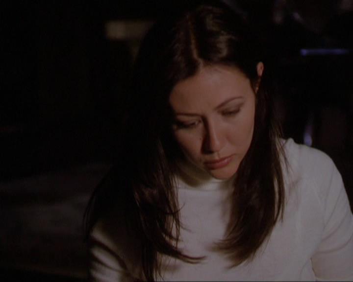 Charmed-Online_dot_net-3x01TheHoneymoonsOver0033.jpg