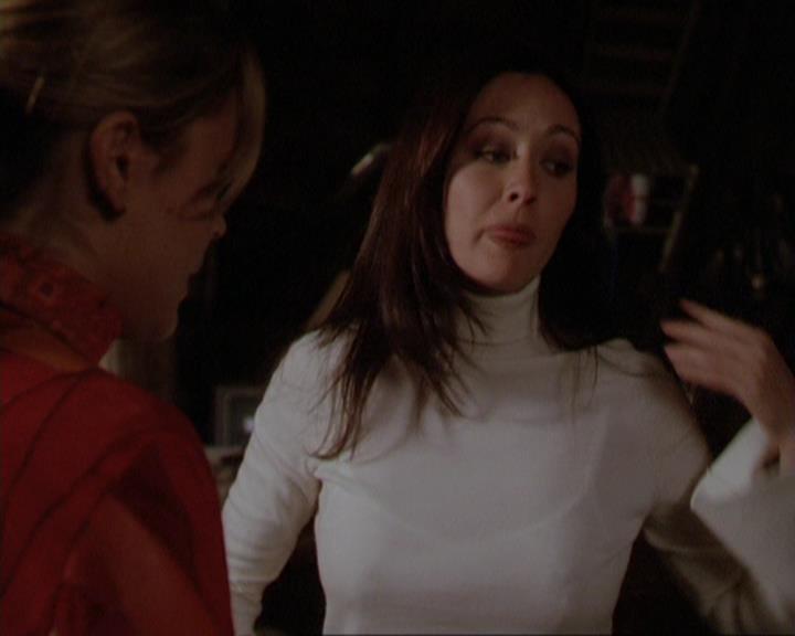 Charmed-Online_dot_net-3x01TheHoneymoonsOver0051.jpg