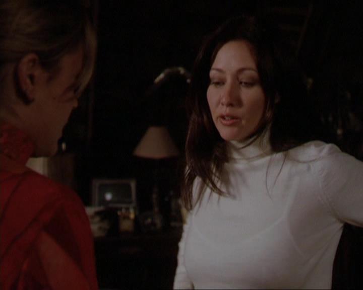 Charmed-Online_dot_net-3x01TheHoneymoonsOver0052.jpg