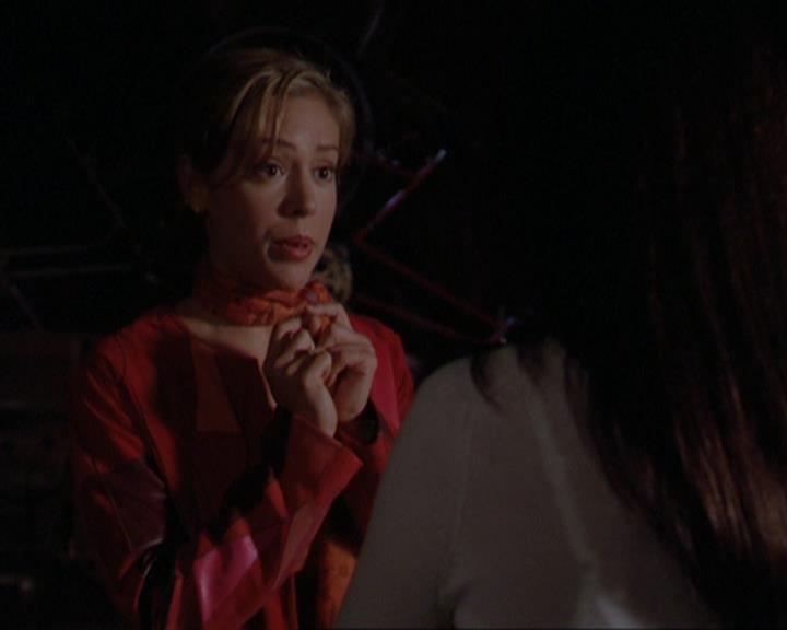 Charmed-Online_dot_net-3x01TheHoneymoonsOver0056.jpg