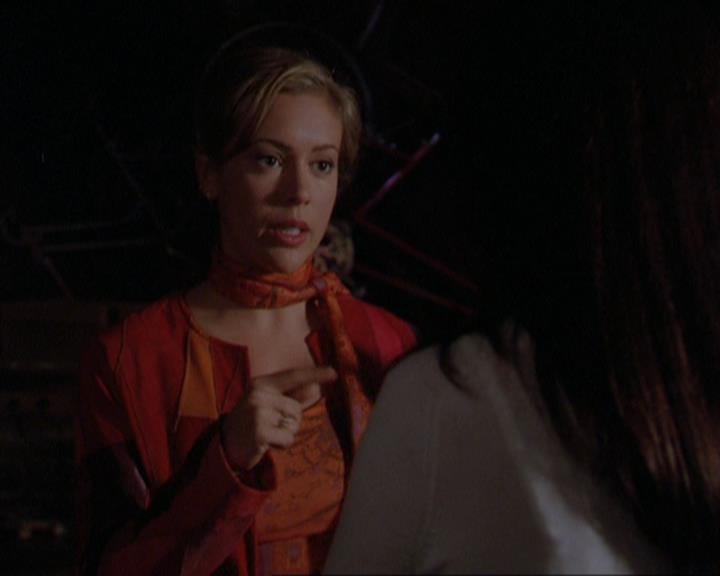 Charmed-Online_dot_net-3x01TheHoneymoonsOver0066.jpg Charmed-Online_dot_net-3x01TheHoneymoonsOver0066.jpg