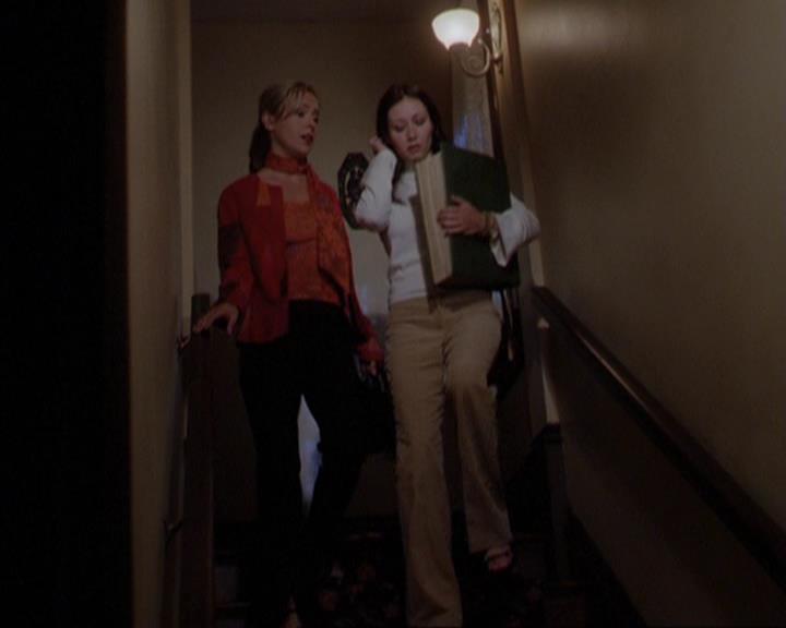 Charmed-Online_dot_net-3x01TheHoneymoonsOver0091.jpg