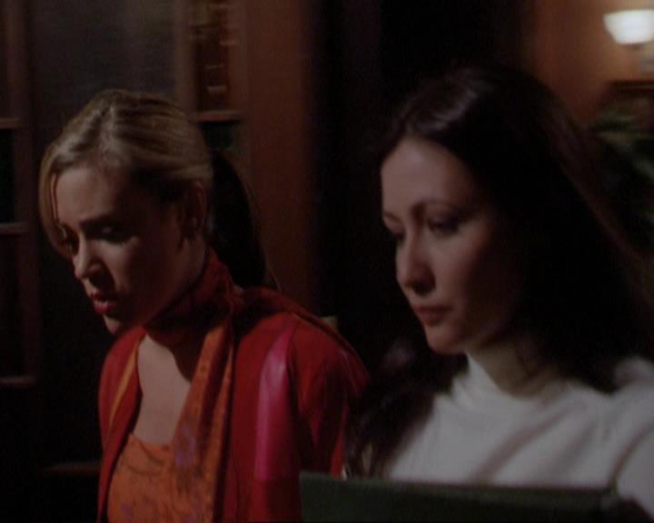 Charmed-Online_dot_net-3x01TheHoneymoonsOver0100.jpg Charmed-Online_dot_net-3x01TheHoneymoonsOver0100.jpg
