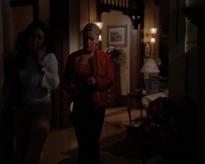 Charmed-Online_dot_net-3x01TheHoneymoonsOver0150.jpg Charmed-Online_dot_net-3x01TheHoneymoonsOver0150.jpg