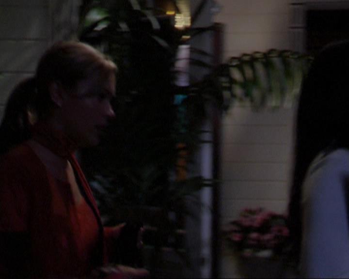 Charmed-Online_dot_net-3x01TheHoneymoonsOver0153.jpg Charmed-Online_dot_net-3x01TheHoneymoonsOver0153.jpg
