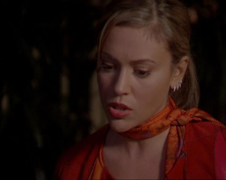 Charmed-Online_dot_net-3x01TheHoneymoonsOver0180.jpg Charmed-Online_dot_net-3x01TheHoneymoonsOver0180.jpg