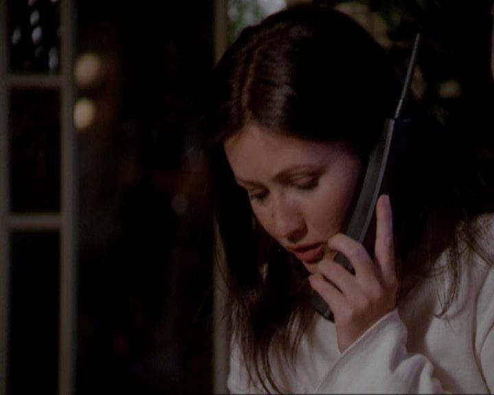 Charmed-Online_dot_net-3x01TheHoneymoonsOver0181.jpg Charmed-Online_dot_net-3x01TheHoneymoonsOver0181.jpg