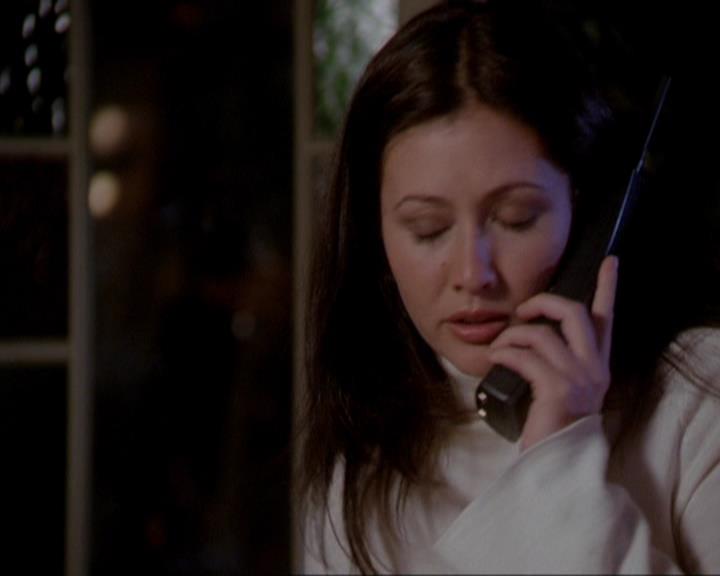 Charmed-Online_dot_net-3x01TheHoneymoonsOver0182.jpg Charmed-Online_dot_net-3x01TheHoneymoonsOver0182.jpg