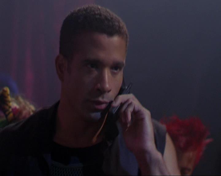 Charmed-Online_dot_net-3x01TheHoneymoonsOver0186.jpg Charmed-Online_dot_net-3x01TheHoneymoonsOver0186.jpg