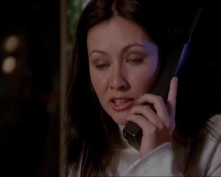 Charmed-Online_dot_net-3x01TheHoneymoonsOver0190.jpg Charmed-Online_dot_net-3x01TheHoneymoonsOver0190.jpg