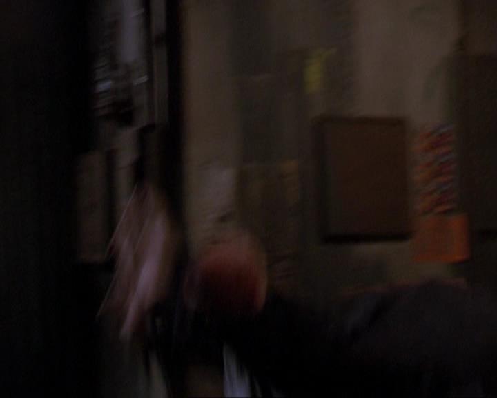 Charmed-Online_dot_net-3x01TheHoneymoonsOver0201.jpg