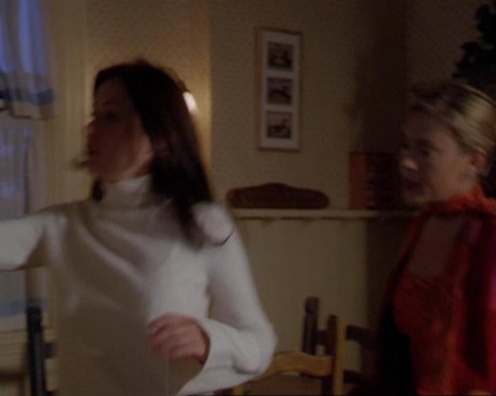 Charmed-Online_dot_net-3x01TheHoneymoonsOver0210.jpg Charmed-Online_dot_net-3x01TheHoneymoonsOver0210.jpg