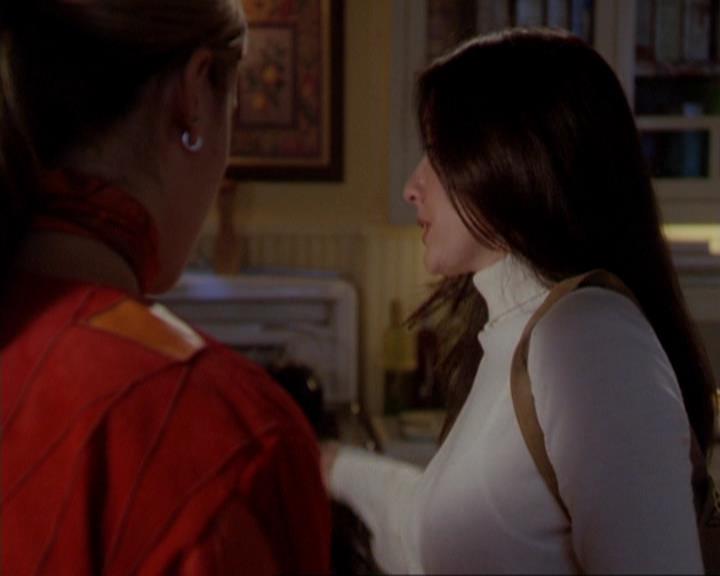 Charmed-Online_dot_net-3x01TheHoneymoonsOver0215.jpg