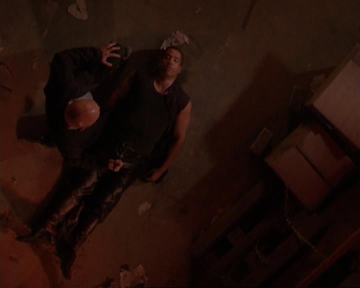 Charmed-Online_dot_net-3x01TheHoneymoonsOver0223.jpg