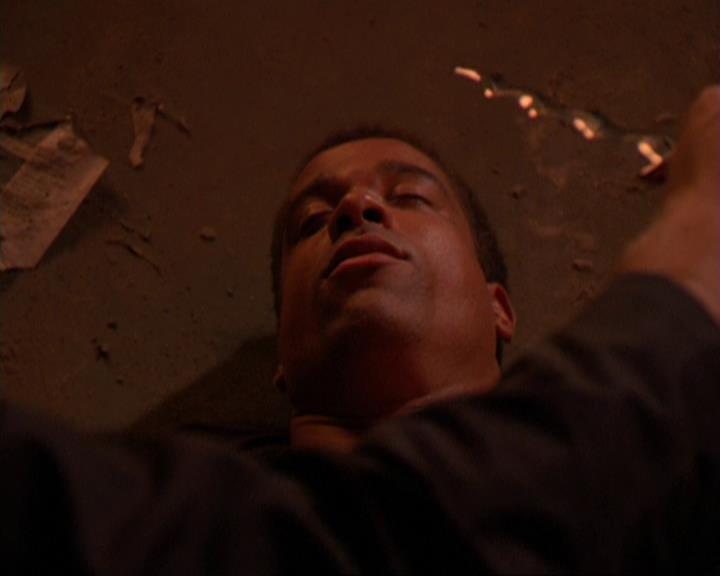 Charmed-Online_dot_net-3x01TheHoneymoonsOver0231.jpg