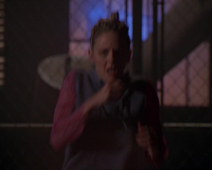 Charmed-Online_dot_net-3x01TheHoneymoonsOver0234.jpg Charmed-Online_dot_net-3x01TheHoneymoonsOver0234.jpg
