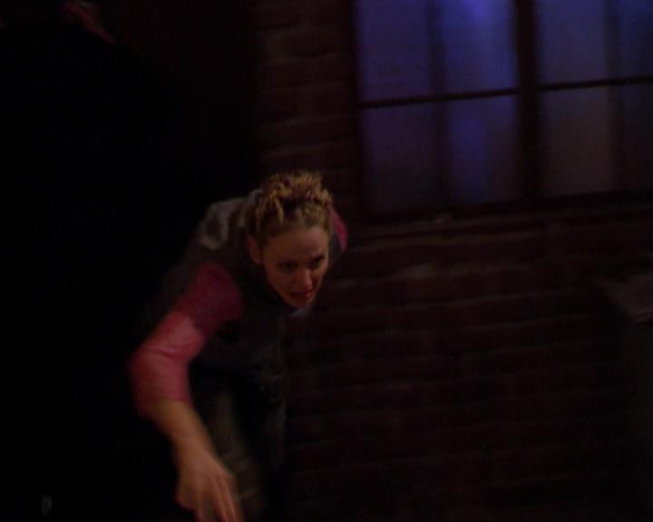 Charmed-Online_dot_net-3x01TheHoneymoonsOver0239.jpg
