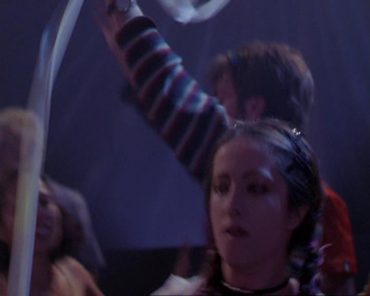 Charmed-Online_dot_net-3x01TheHoneymoonsOver0251.jpg Charmed-Online_dot_net-3x01TheHoneymoonsOver0251.jpg