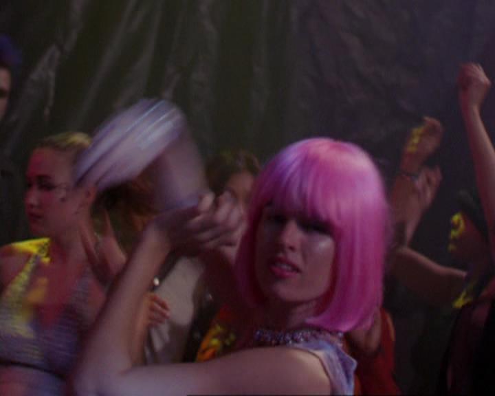 Charmed-Online_dot_net-3x01TheHoneymoonsOver0252.jpg