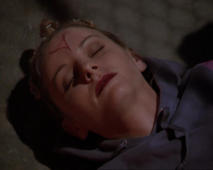 Charmed-Online_dot_net-3x01TheHoneymoonsOver0266.jpg