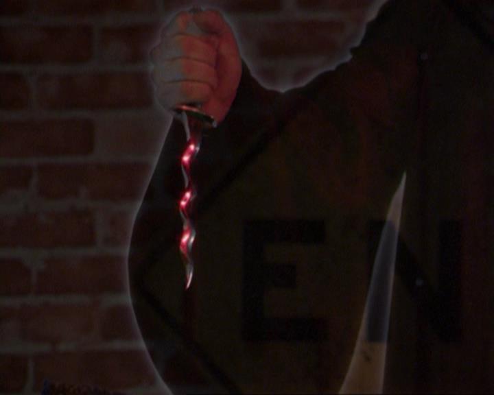 Charmed-Online_dot_net-3x01TheHoneymoonsOver0331.jpg Charmed-Online_dot_net-3x01TheHoneymoonsOver0331.jpg