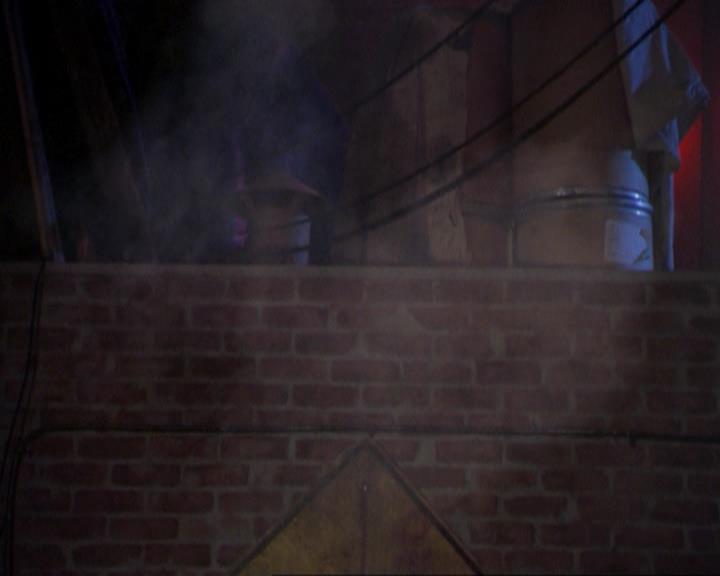 Charmed-Online_dot_net-3x01TheHoneymoonsOver0339.jpg Charmed-Online_dot_net-3x01TheHoneymoonsOver0339.jpg