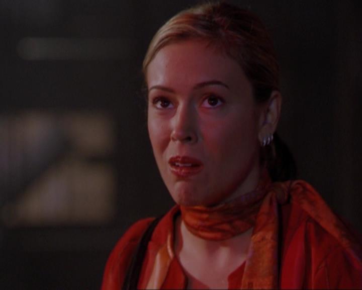 Charmed-Online_dot_net-3x01TheHoneymoonsOver0343.jpg Charmed-Online_dot_net-3x01TheHoneymoonsOver0343.jpg