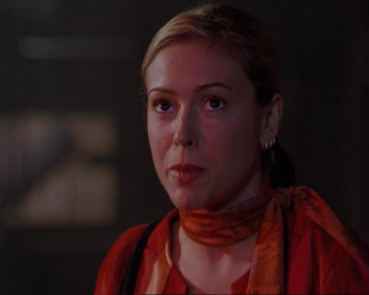 Charmed-Online_dot_net-3x01TheHoneymoonsOver0344.jpg Charmed-Online_dot_net-3x01TheHoneymoonsOver0344.jpg