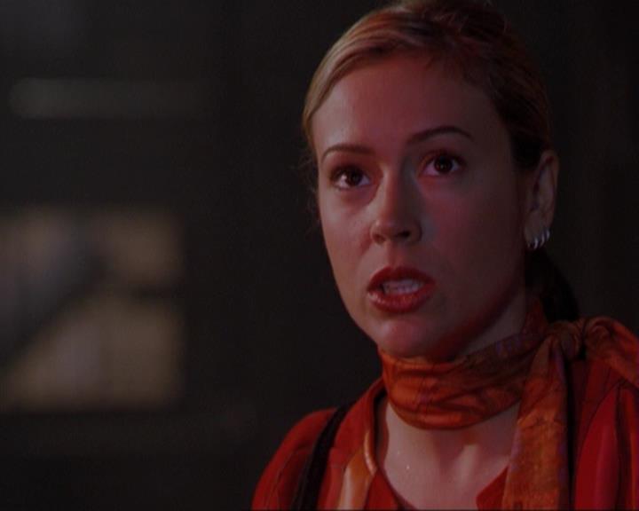 Charmed-Online_dot_net-3x01TheHoneymoonsOver0346.jpg Charmed-Online_dot_net-3x01TheHoneymoonsOver0346.jpg